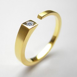 Gelbgold Ring "Sternenweg" mit Brillant