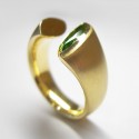 Gelbgold Ring mit Turmalin-Navette