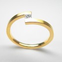 Gelbgold Ring mit Princess-Diamant