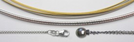 Colliers / Spiralen / Ketten / Perlen